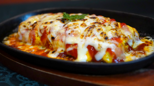 トマトとチーズのハンバーグ焼き